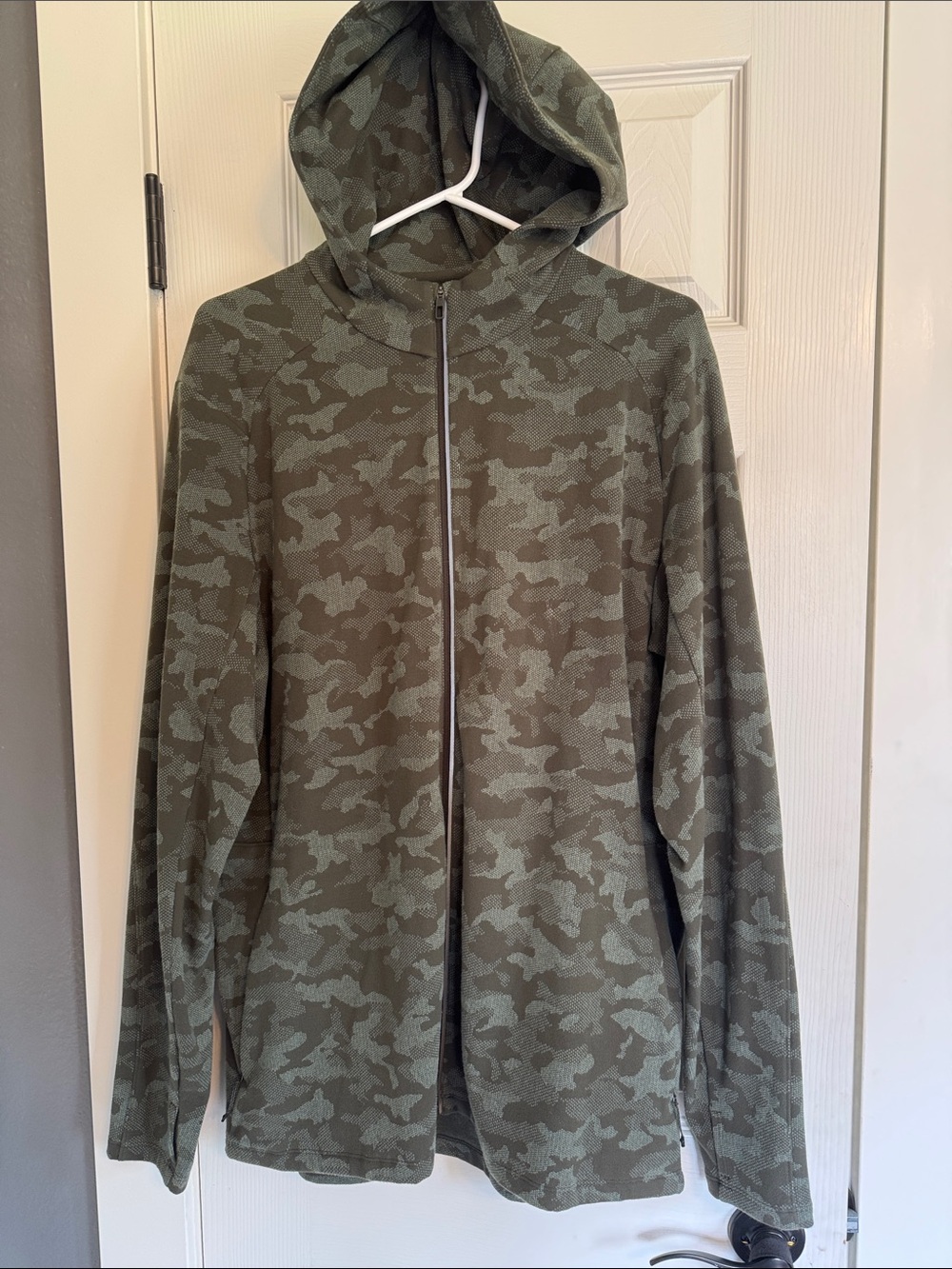 Men’s Lululemon brand Surge warm full zip Jaquard Hoodie size XL